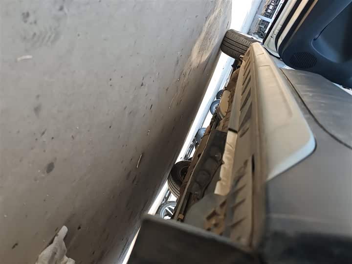 Фото 22 - Toyota Yaris L Hatchback