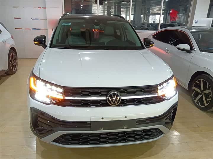 Фото 3 - Volkswagen Tharu