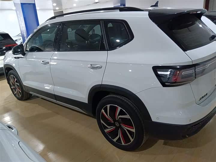 Фото 5 - Volkswagen Tharu