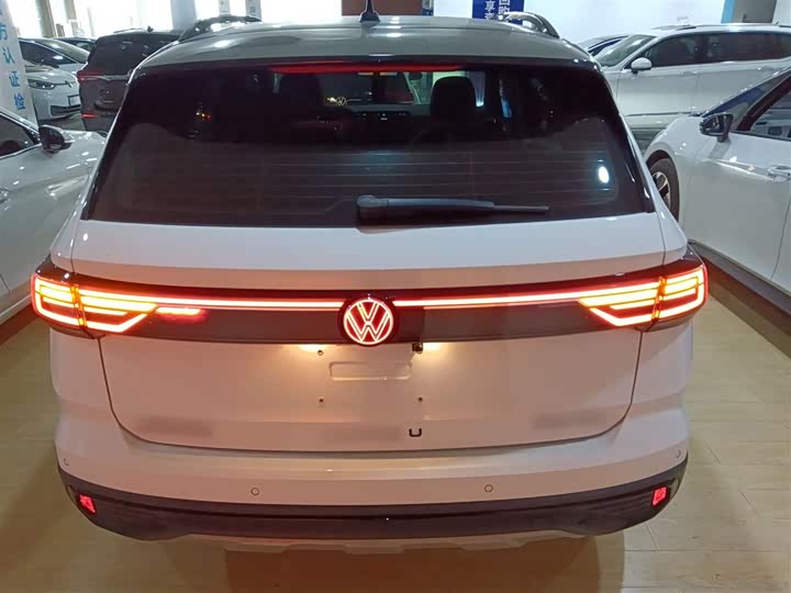Фото 6 - Volkswagen Tharu