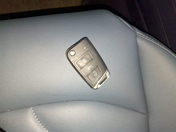 Фото 9 - Volkswagen Tharu