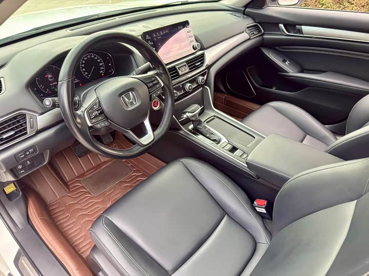 Фото 10 - Honda Inspire