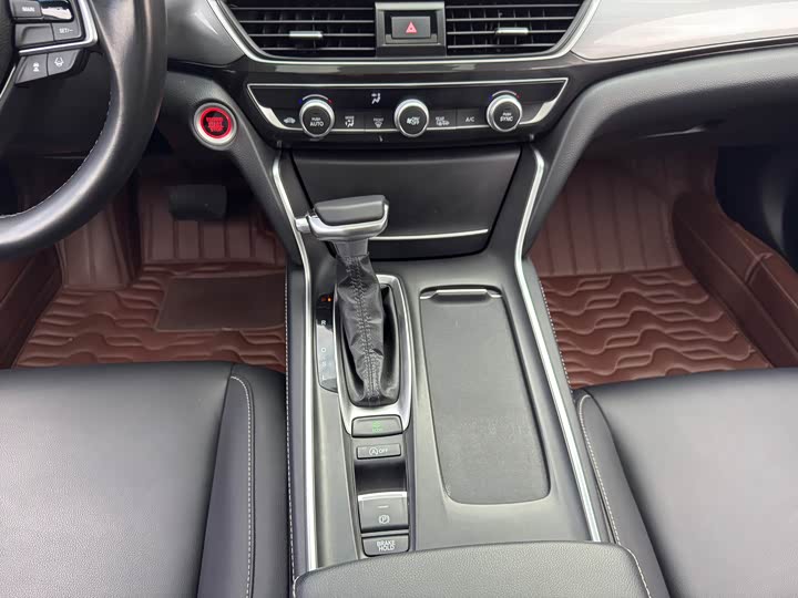 Фото 12 - Honda Inspire