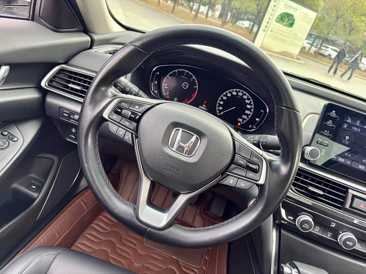 Фото 14 - Honda Inspire