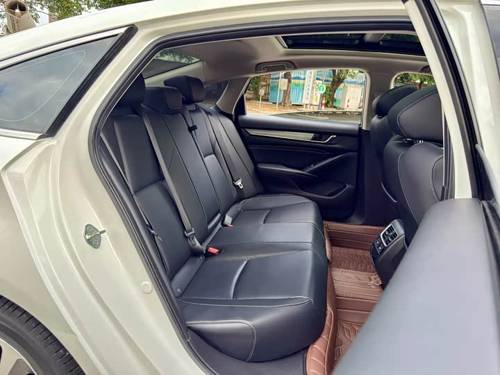 Фото 16 - Honda Inspire