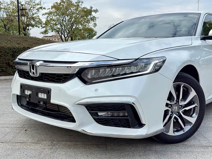 Фото 21 - Honda Inspire