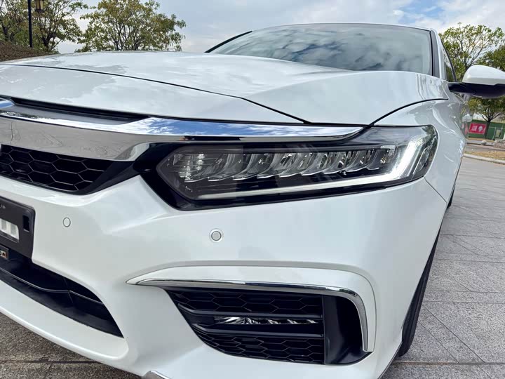 Фото 23 - Honda Inspire