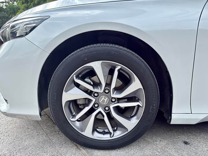 Фото 24 - Honda Inspire