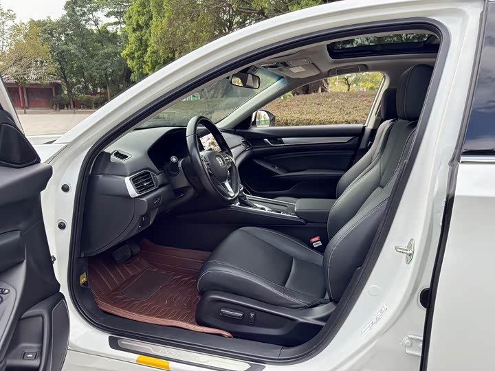 Фото 9 - Honda Inspire