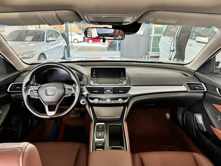 Фото 4 - Honda Inspire