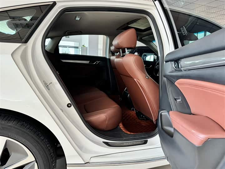 Фото 5 - Honda Inspire