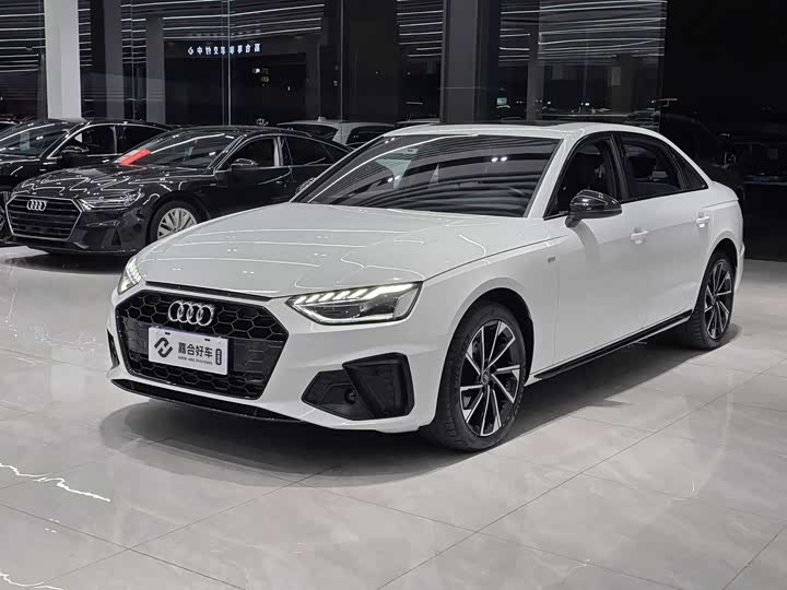 Фото 1 - Audi A4L