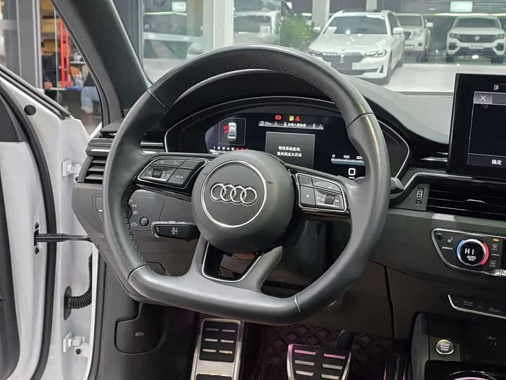 Фото 4 - Audi A4L