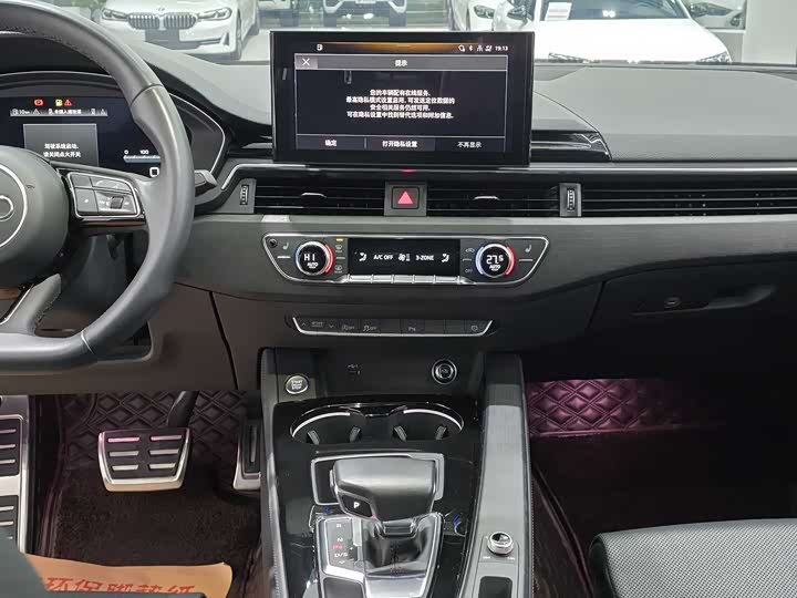 Фото 6 - Audi A4L