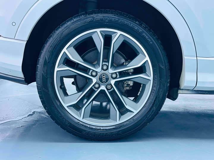 Фото 11 - Audi Q3