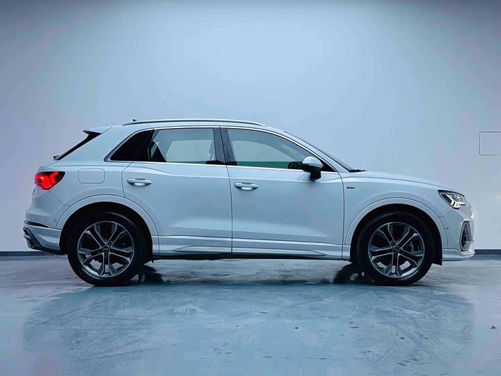 Фото 12 - Audi Q3