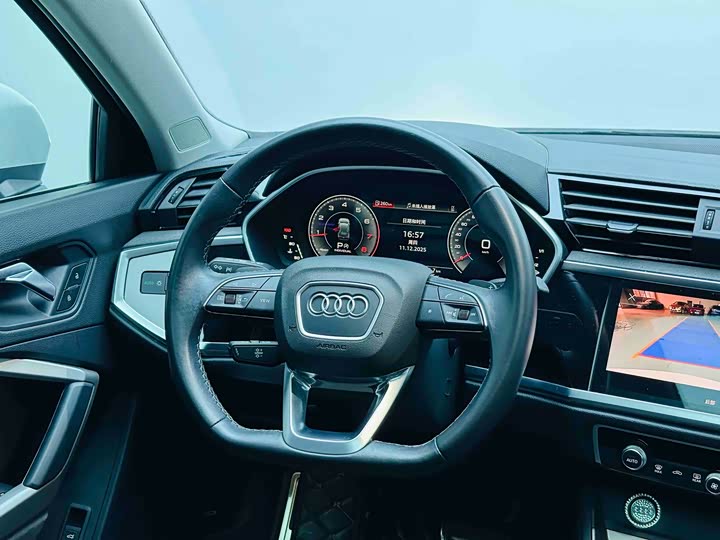 Фото 6 - Audi Q3