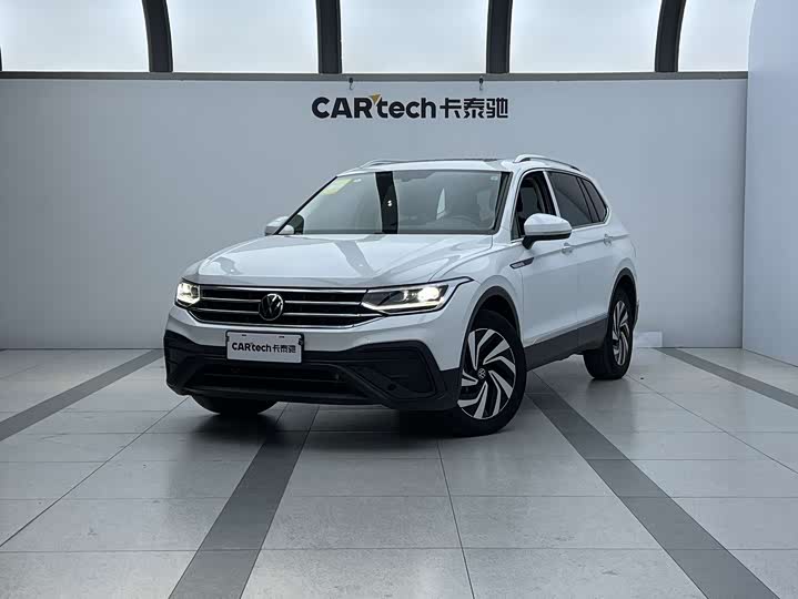 Фото 1 - Volkswagen Tiguan L Pro