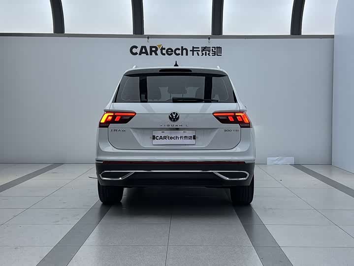 Фото 3 - Volkswagen Tiguan L Pro