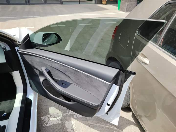 Фото 15 - Tesla Model 3