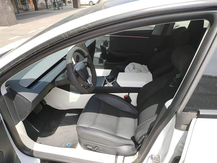 Фото 7 - Tesla Model 3