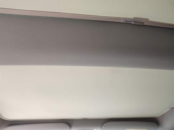 Фото 8 - Tesla Model 3