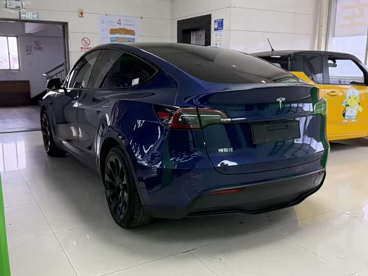 Фото 8 - Tesla Model Y