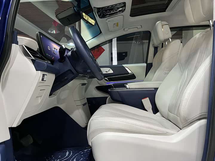 Фото 4 - Buick GL8 Century