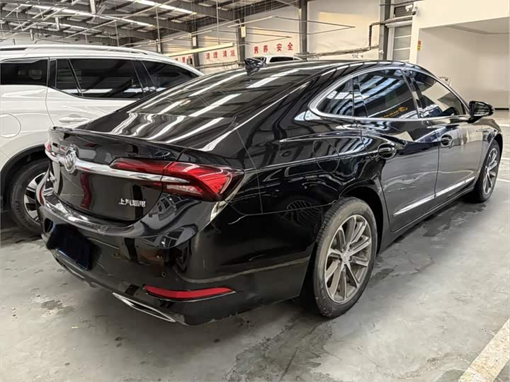 Фото 8 - Buick LaCrosse