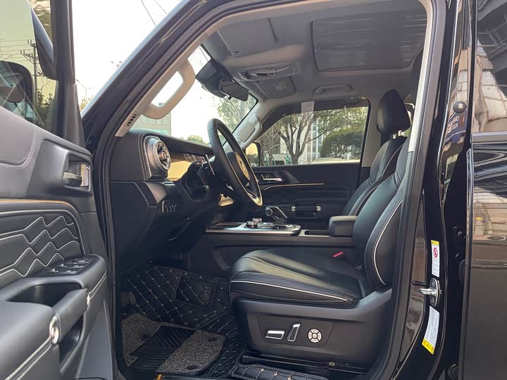 Фото 7 - Tank 300