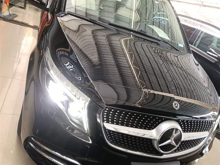 Фото 3 - Mercedes-Benz V-Class