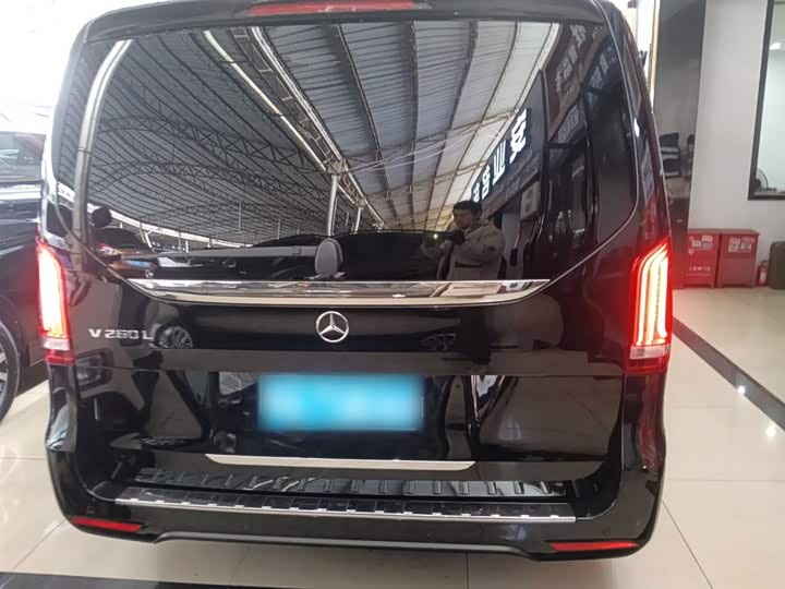 Фото 6 - Mercedes-Benz V-Class