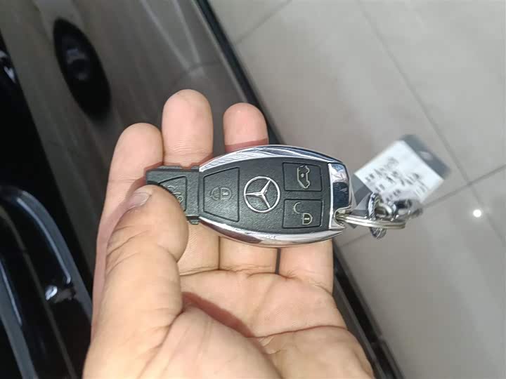 Фото 9 - Mercedes-Benz V-Class