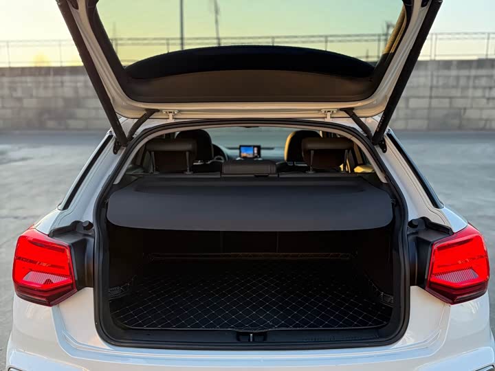 Фото 12 - Audi Q2L