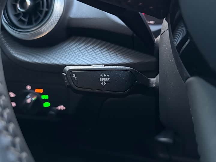 Фото 16 - Audi Q2L