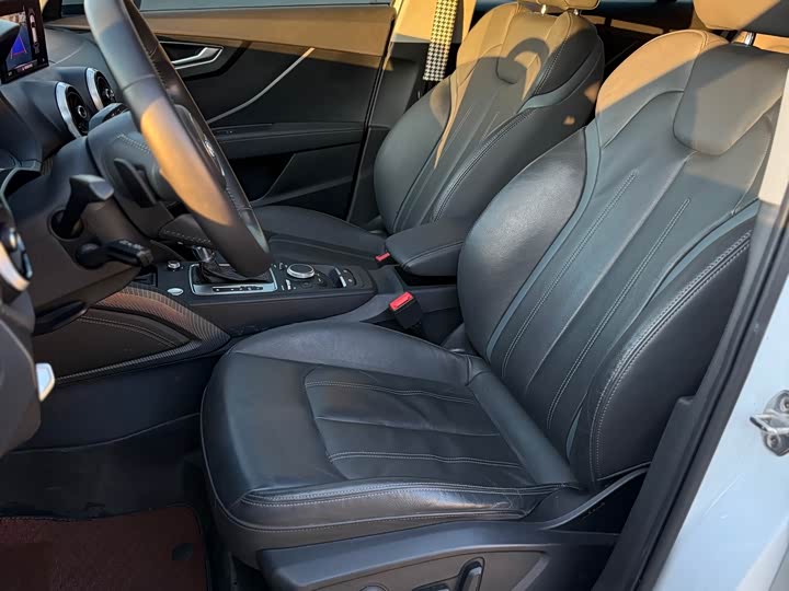 Фото 19 - Audi Q2L