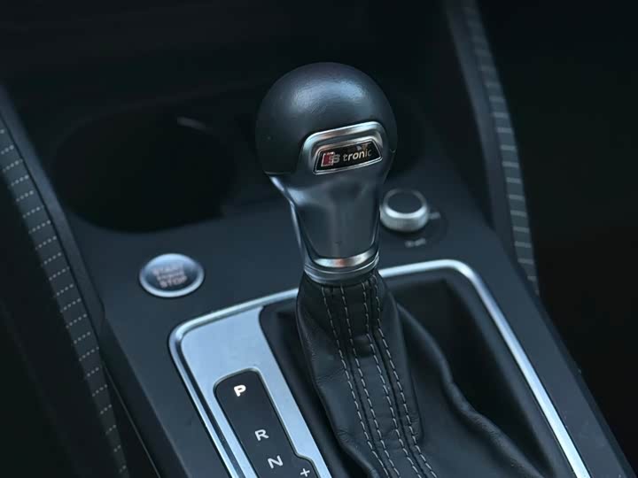 Фото 22 - Audi Q2L