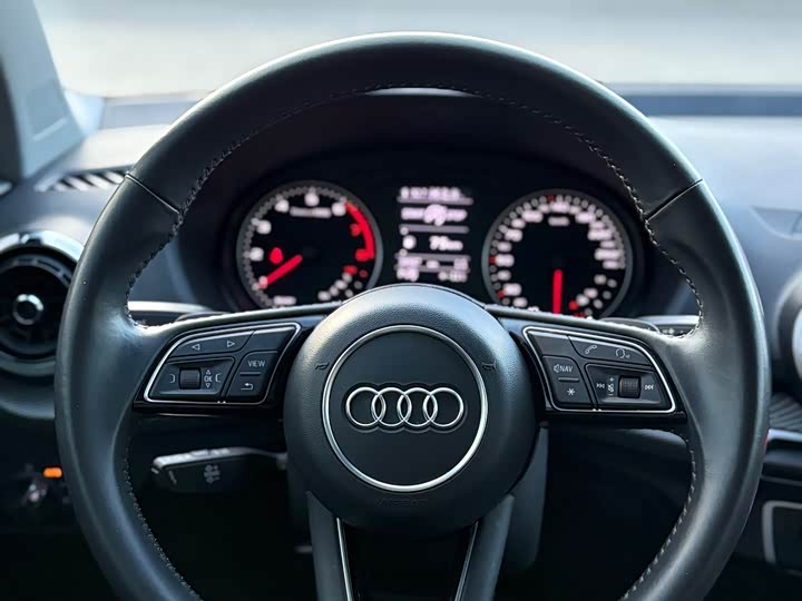 Фото 25 - Audi Q2L
