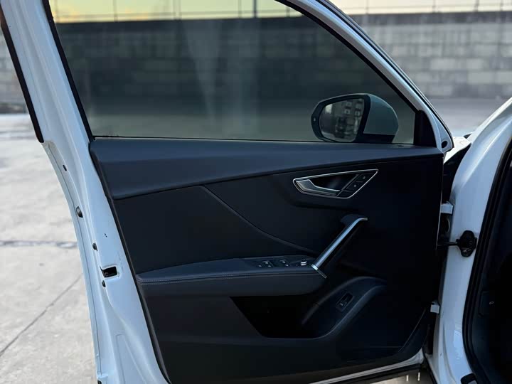 Фото 26 - Audi Q2L