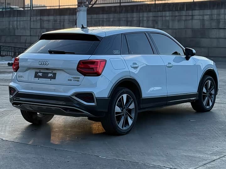 Фото 31 - Audi Q2L