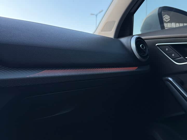 Фото 36 - Audi Q2L