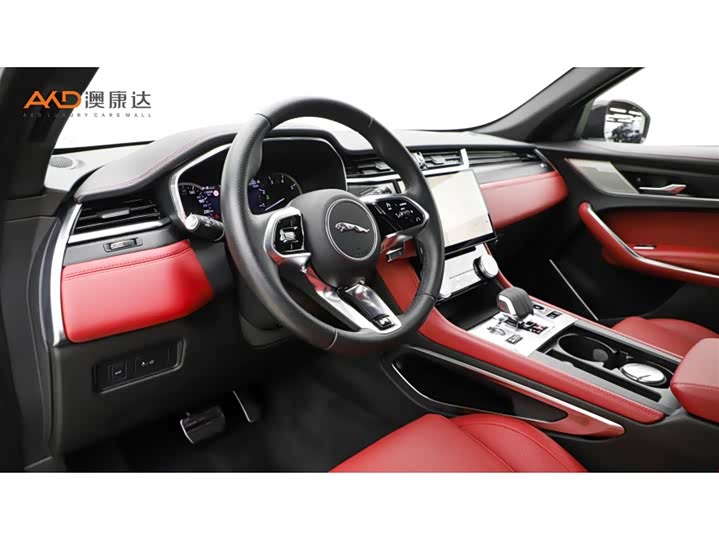 Фото 6 - Jaguar F-Pace