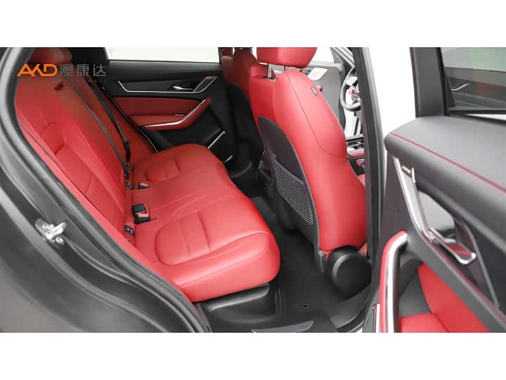 Фото 8 - Jaguar F-Pace