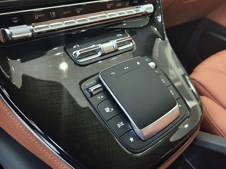 Фото 5 - Mercedes-Benz V-Class