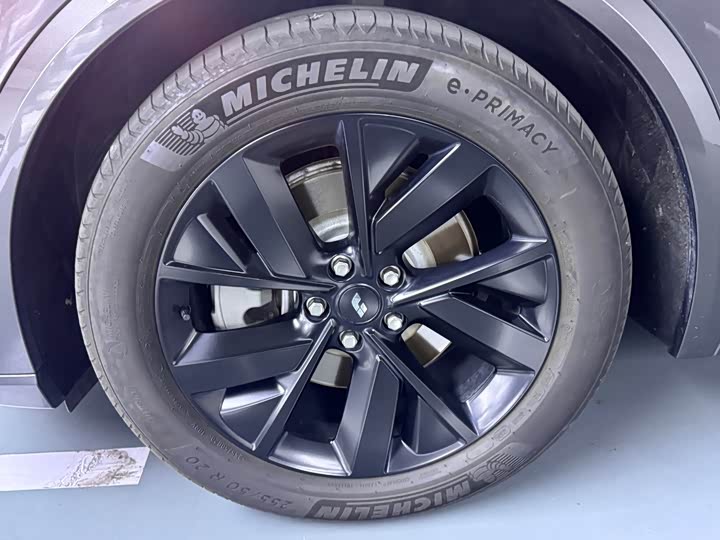 Фото 18 - LiXiang L8