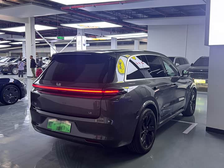 Фото 21 - LiXiang L8