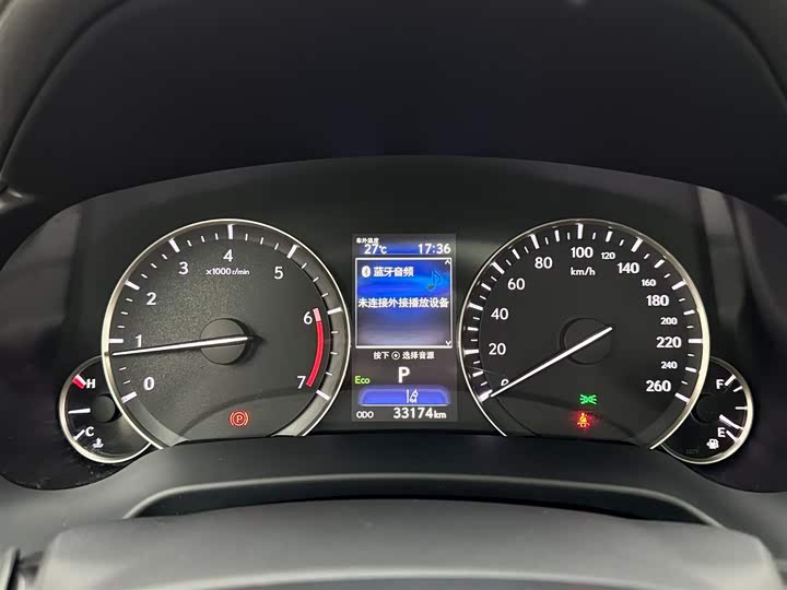 Фото 14 - Lexus RX