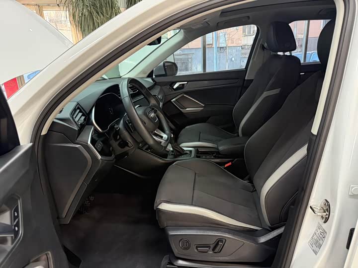 Фото 16 - Audi Q3