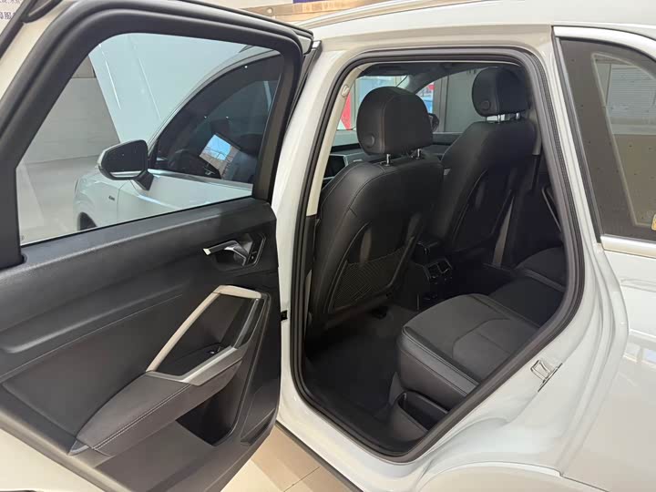 Фото 17 - Audi Q3