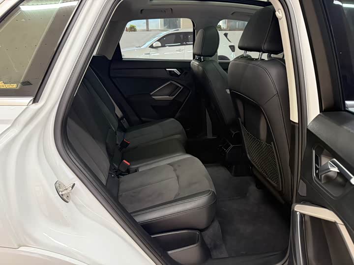 Фото 22 - Audi Q3